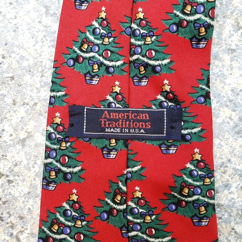 Christmas Tree Tie - Picture 3 of 4